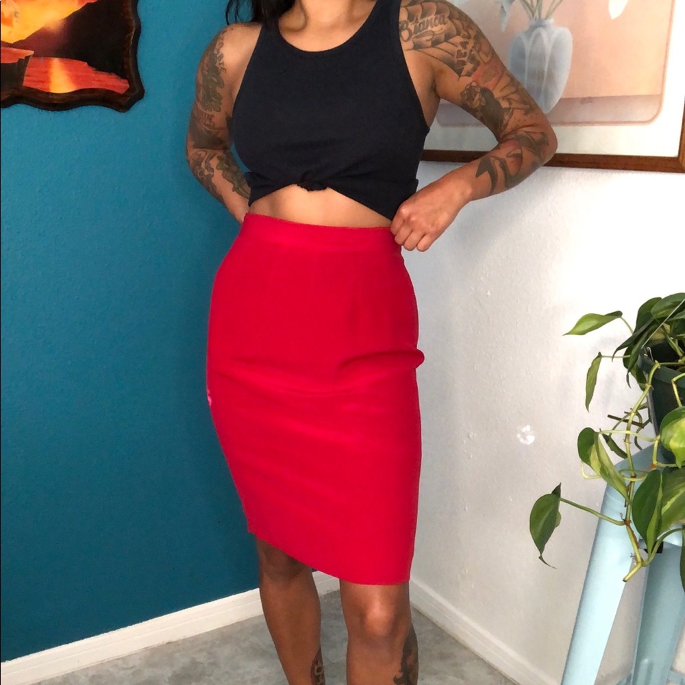 Vintage red high-waisted pencil skirt
